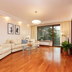 warsaw-city-center-exclusive-by-renters-prestige.warsawhotelspoland.com/